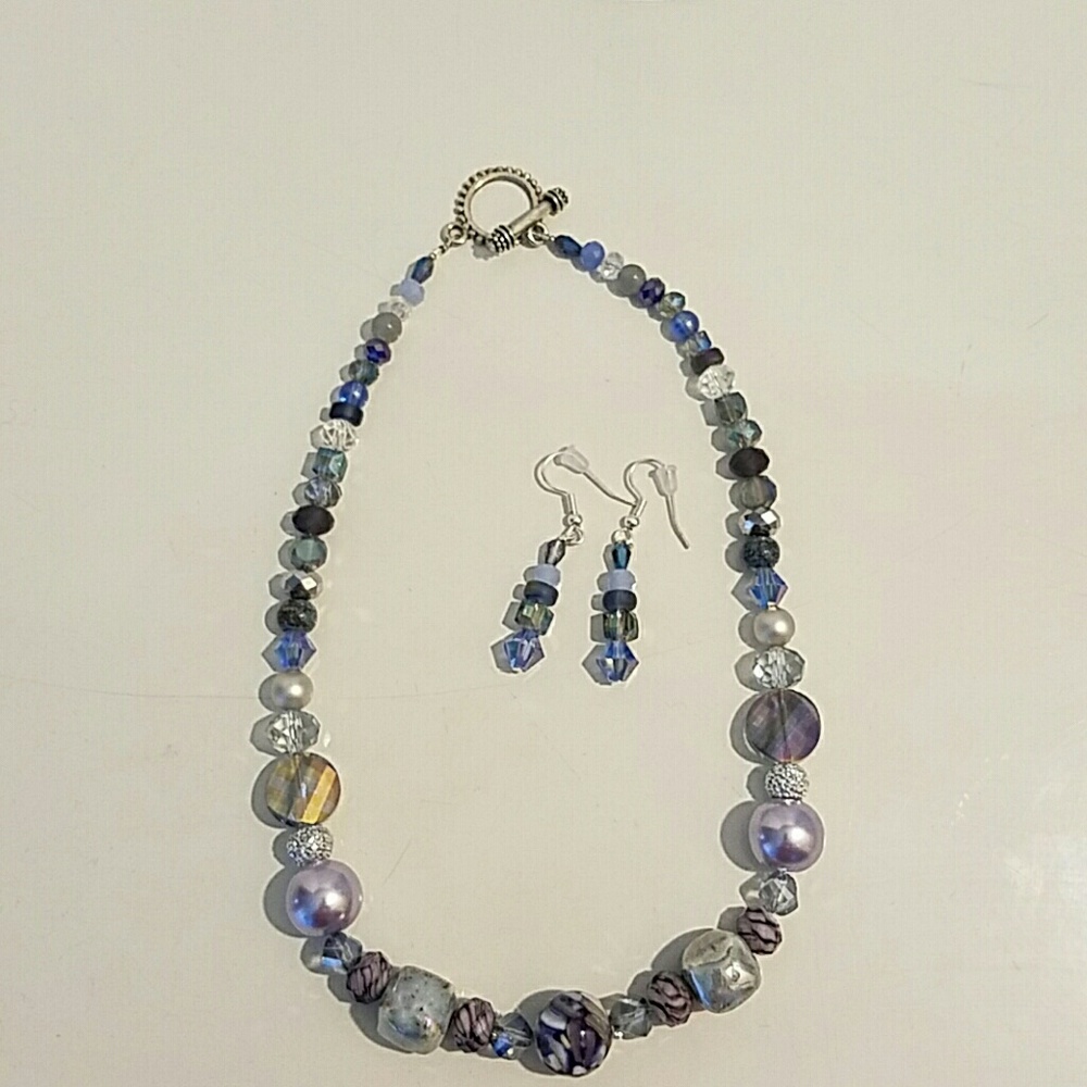 Necklace/earrings